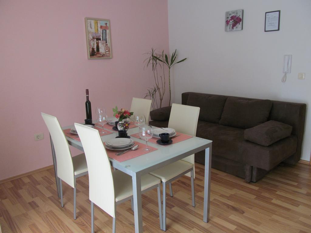 Apartment Danese Промайна Номер фото